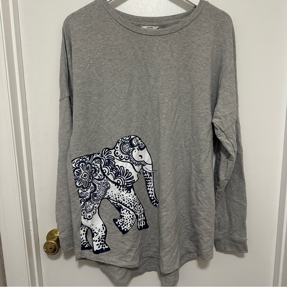 Crown & Ivy Gray Elephant Long Sleeve Women’s Top Size L